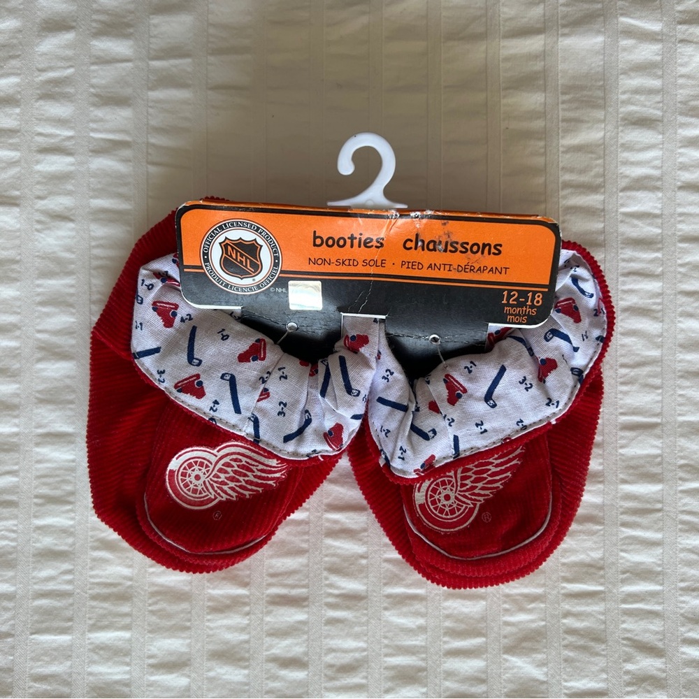 NWT NHL Detroit Red Wings Cotton Booties, Size 12-18 Months